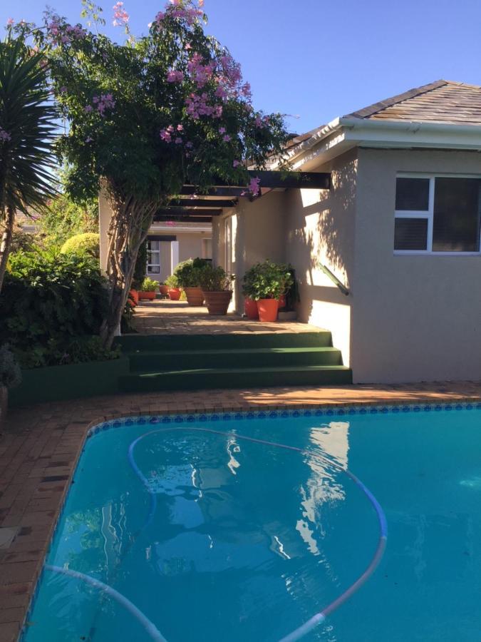 Brown Jug Guest House Hermanus Buitenkant foto