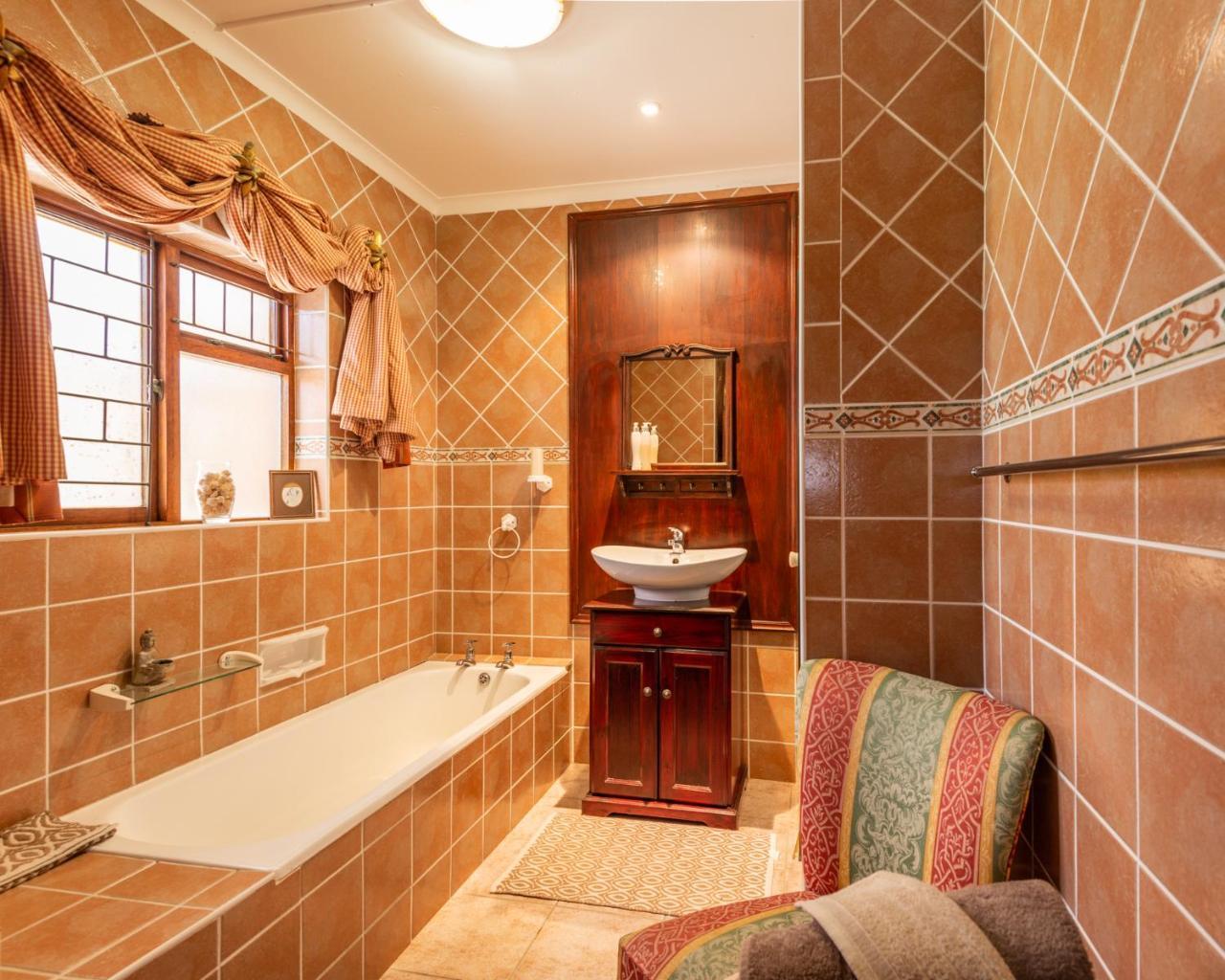 Brown Jug Guest House Hermanus Buitenkant foto